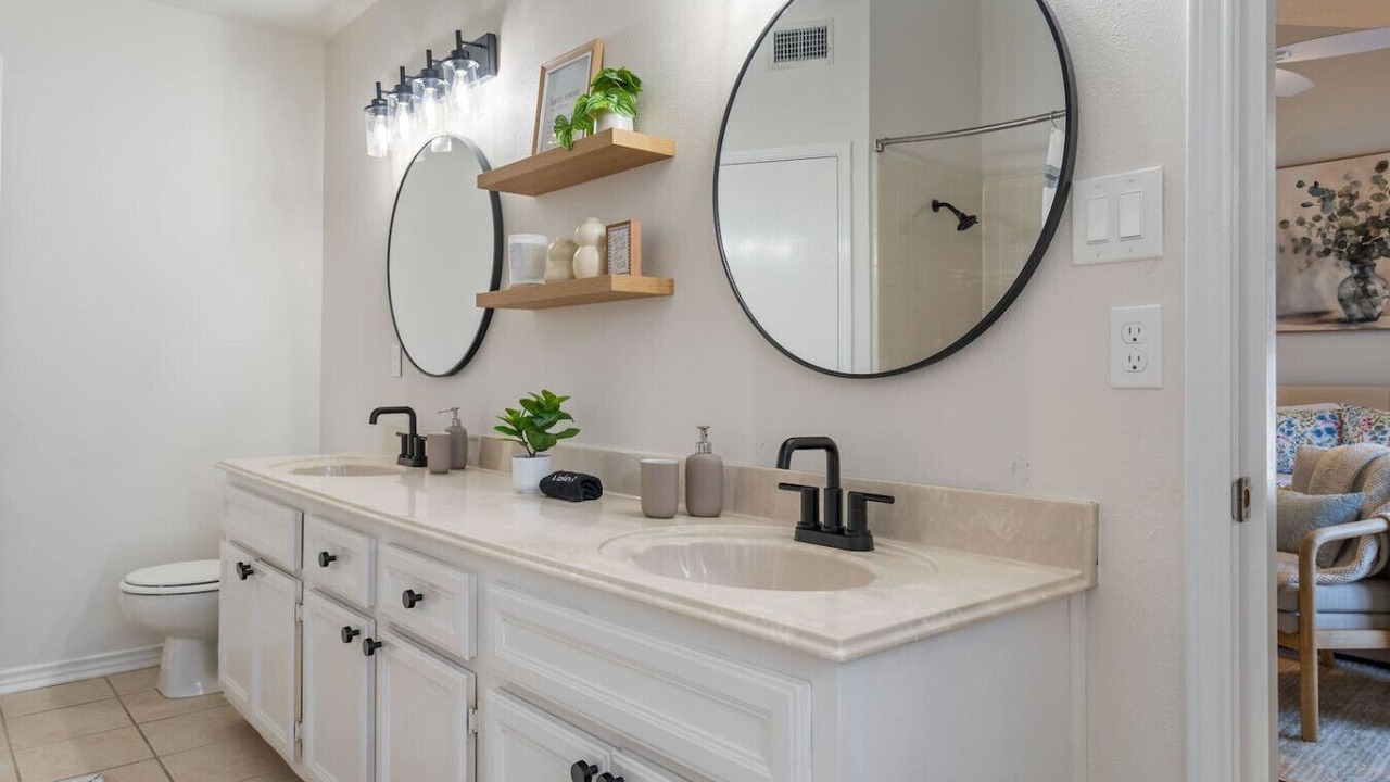 Photo of Bathroom in South Creek