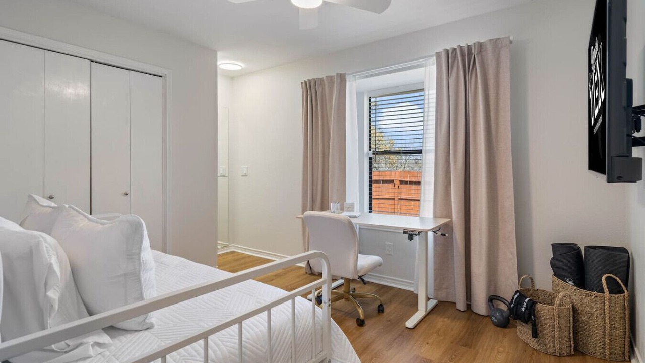 Photo of Bedroom in South Creek
