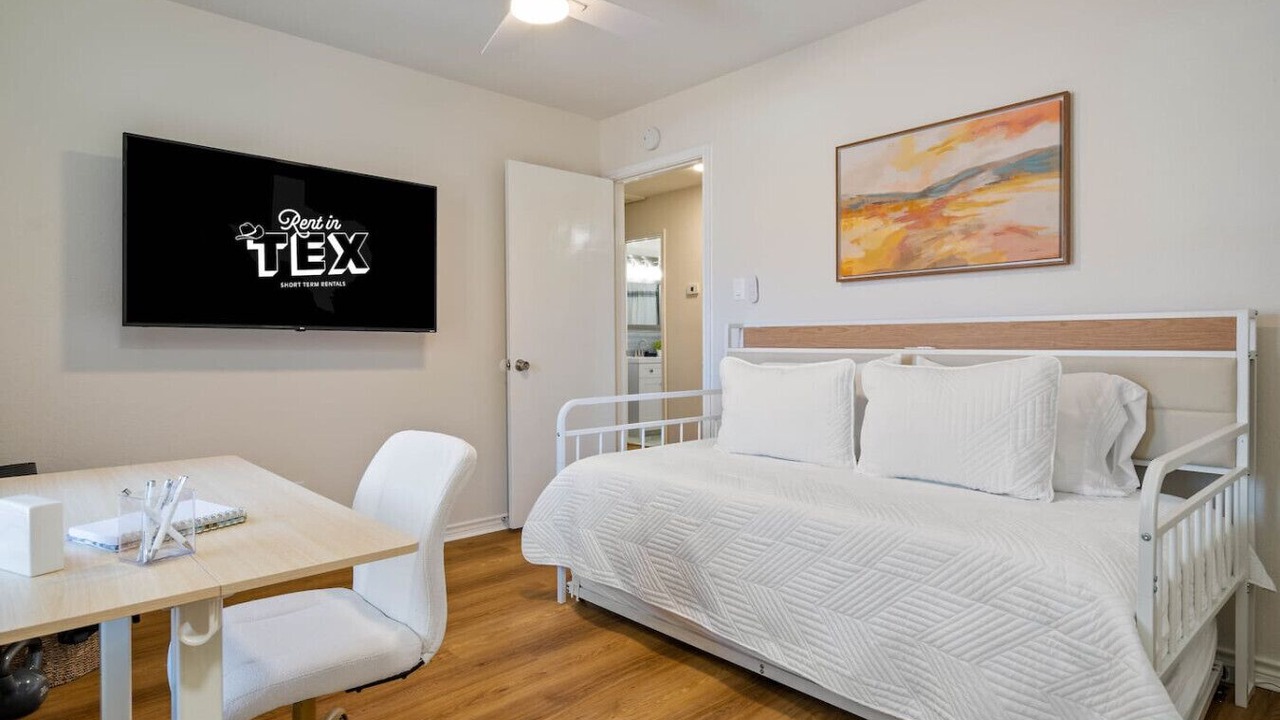Photo of Bedroom in South Creek