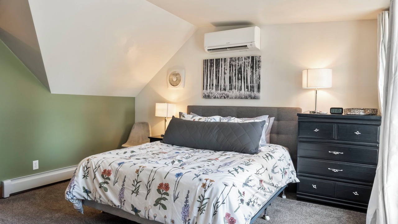 Photo of Bedroom in Sisters