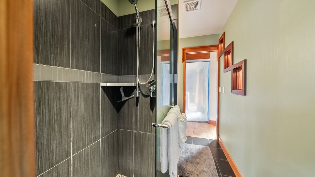 Photo of Bathroom in Sisters