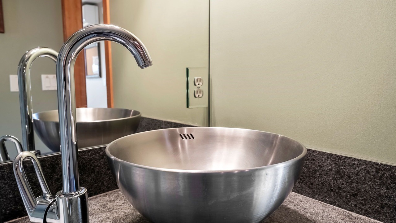 Photo of Others in Sisters