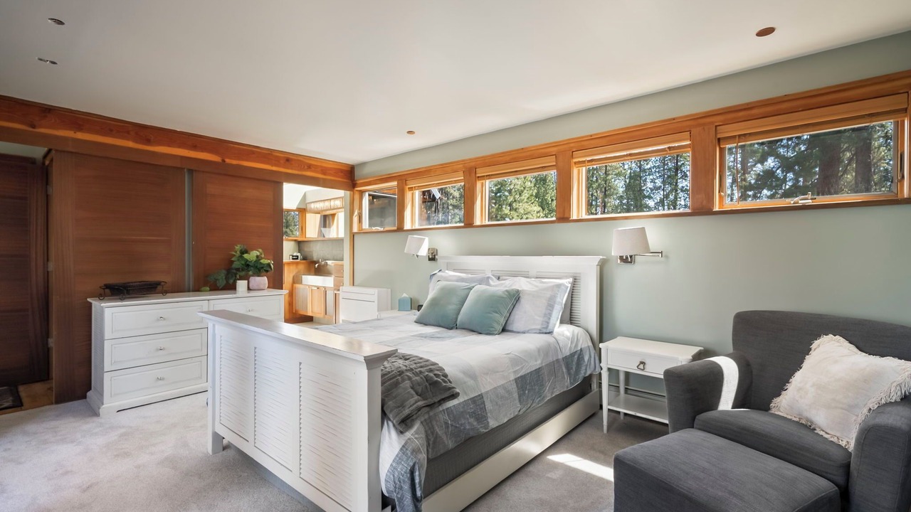 Photo of Bedroom in Sisters