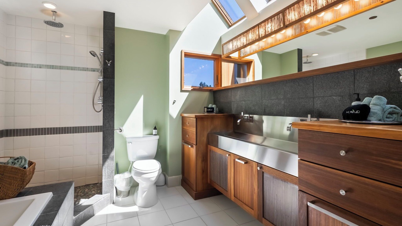 Photo of Bathroom in Sisters