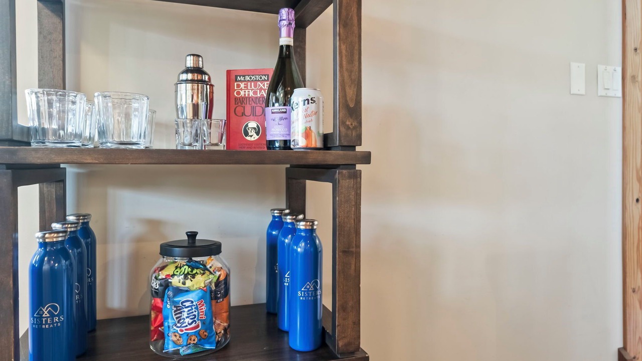 Photo of Others in Sisters