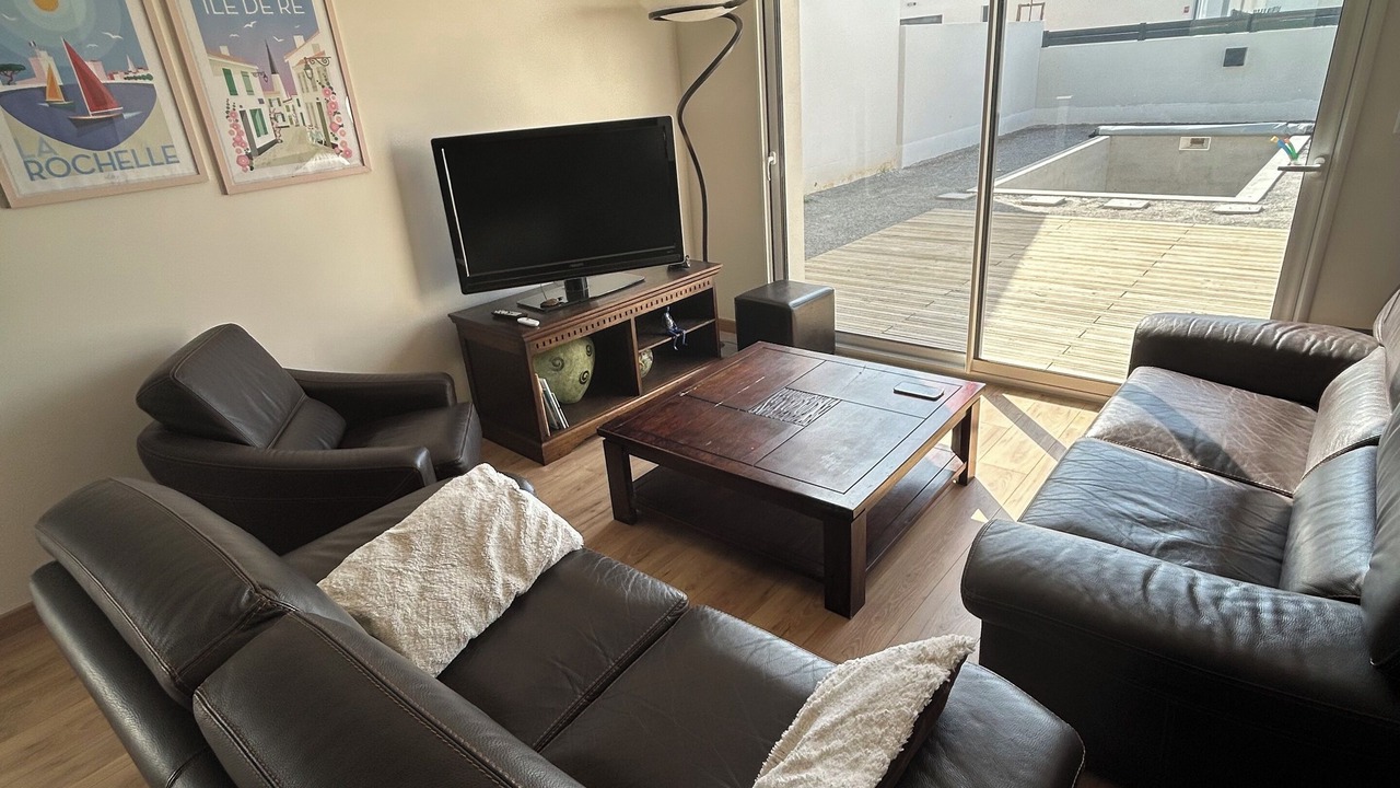 Photo of Livingroom in Charron