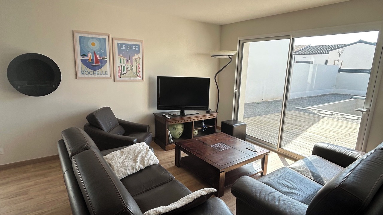 Photo of Livingroom in Charron