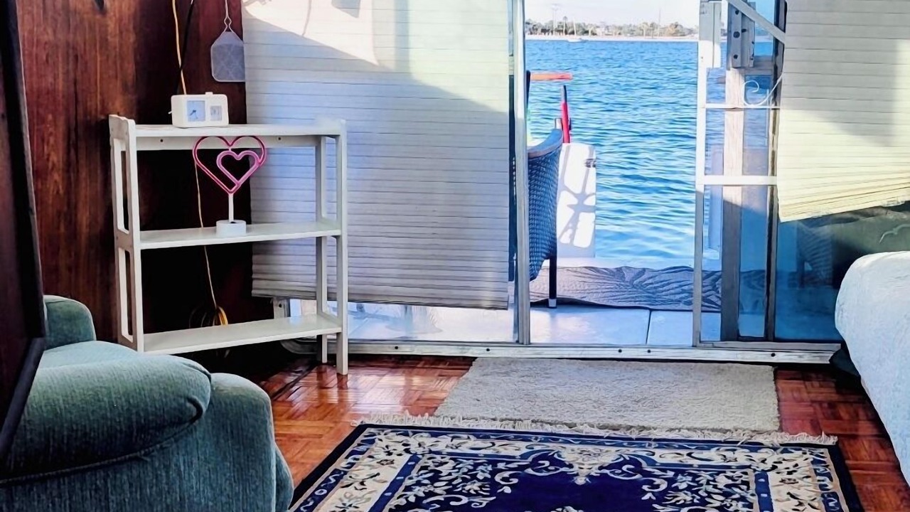 Photo of Livingroom in Whitney Beach