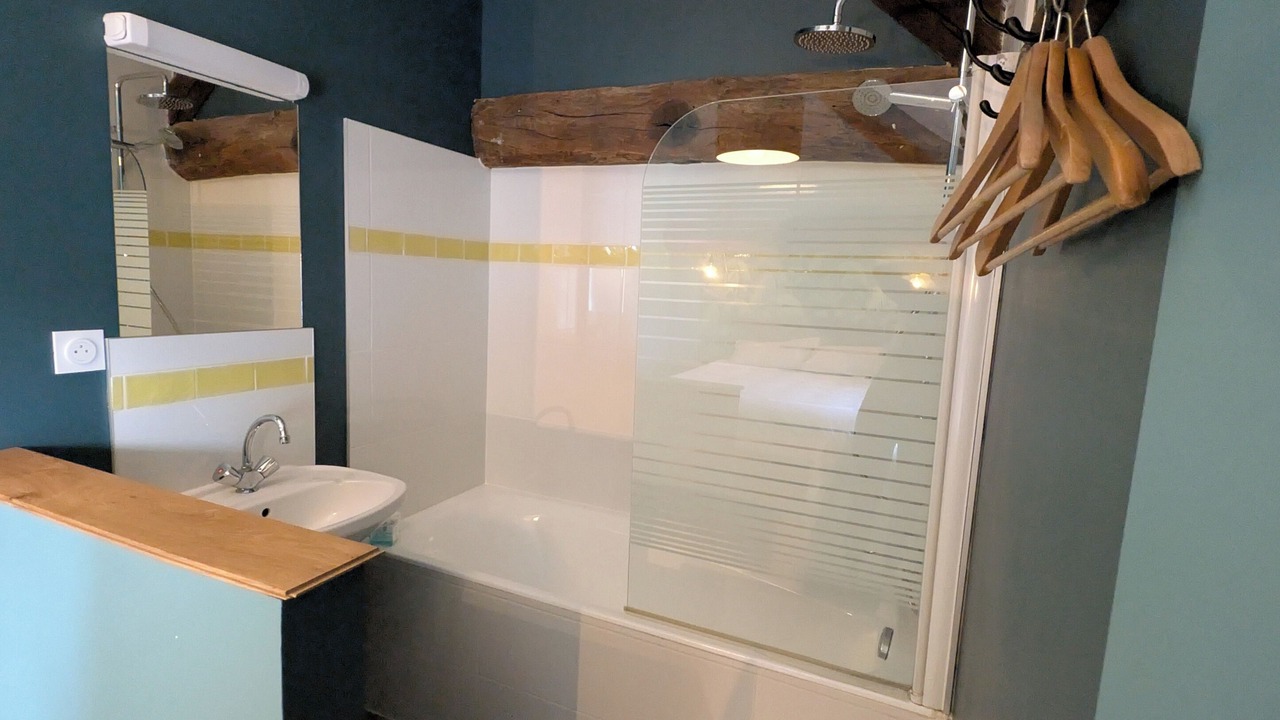 Photo of Bathroom in Pouru-Saint-Remy