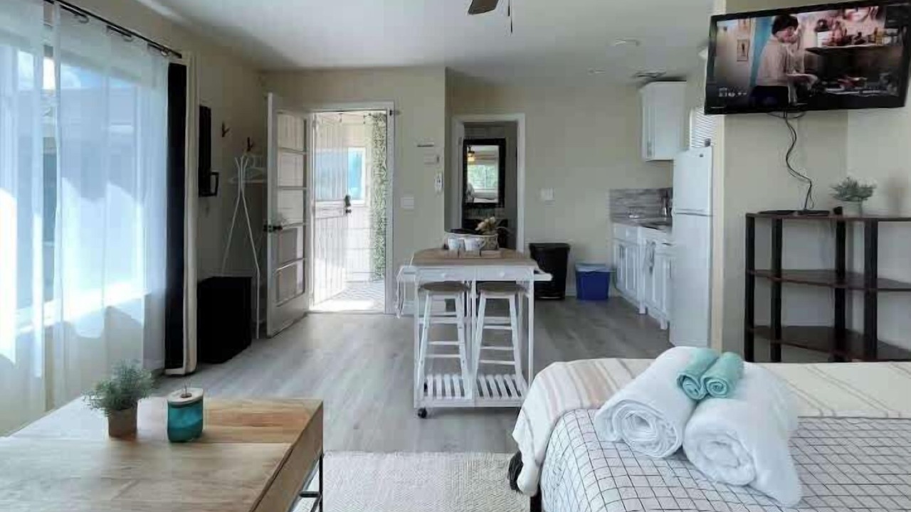 Photo of Bedroom in Arden-Arcade