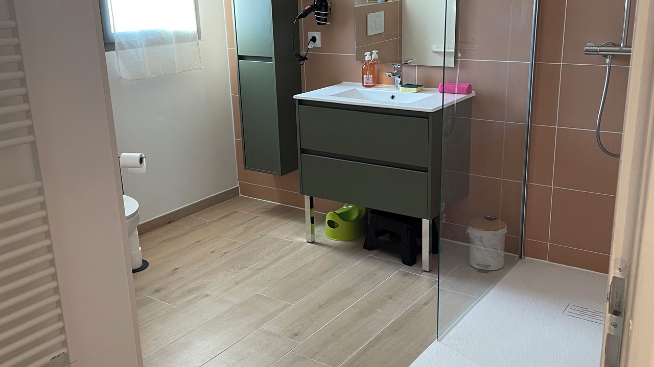 Photo of Bathroom in Seigy