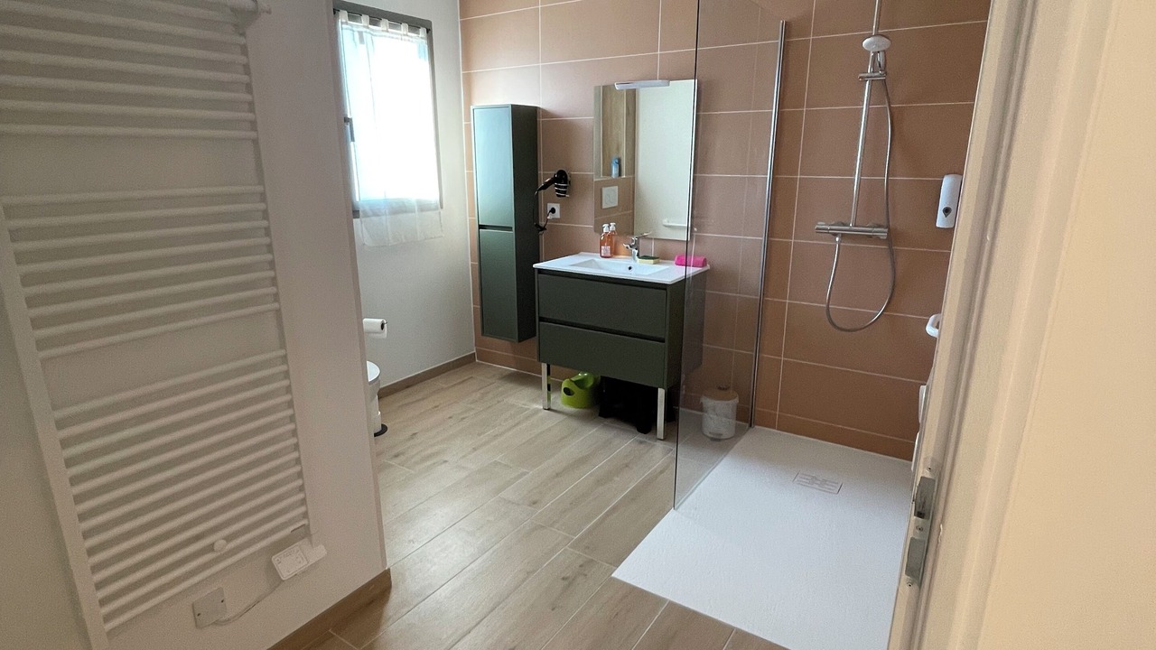 Photo of Bathroom in Seigy