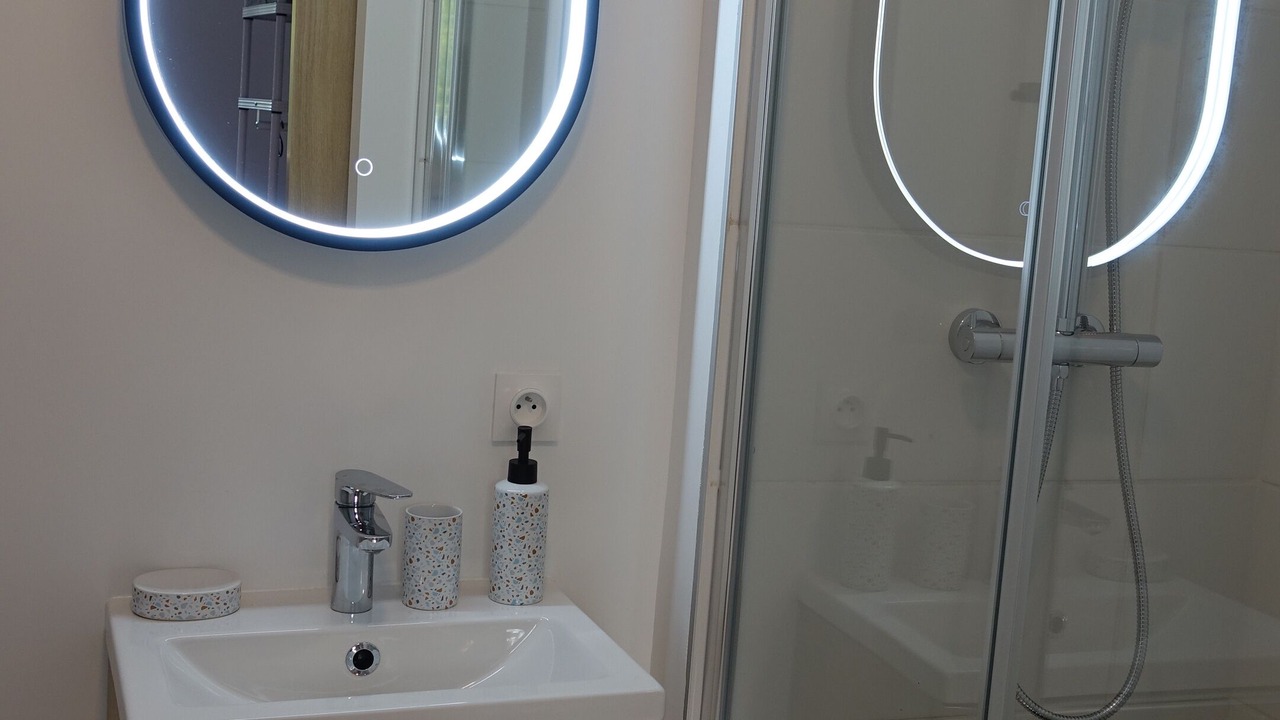 Photo of Bathroom in Carmes