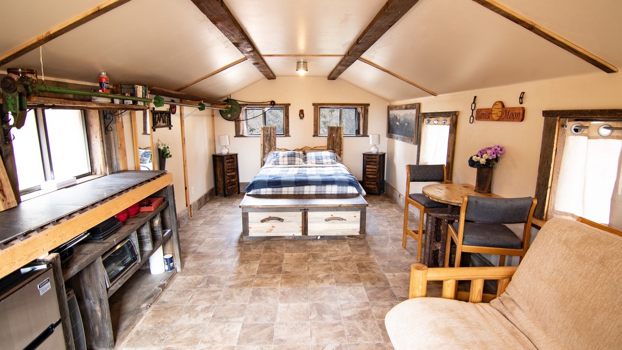 Photo of Livingroom in Monticello