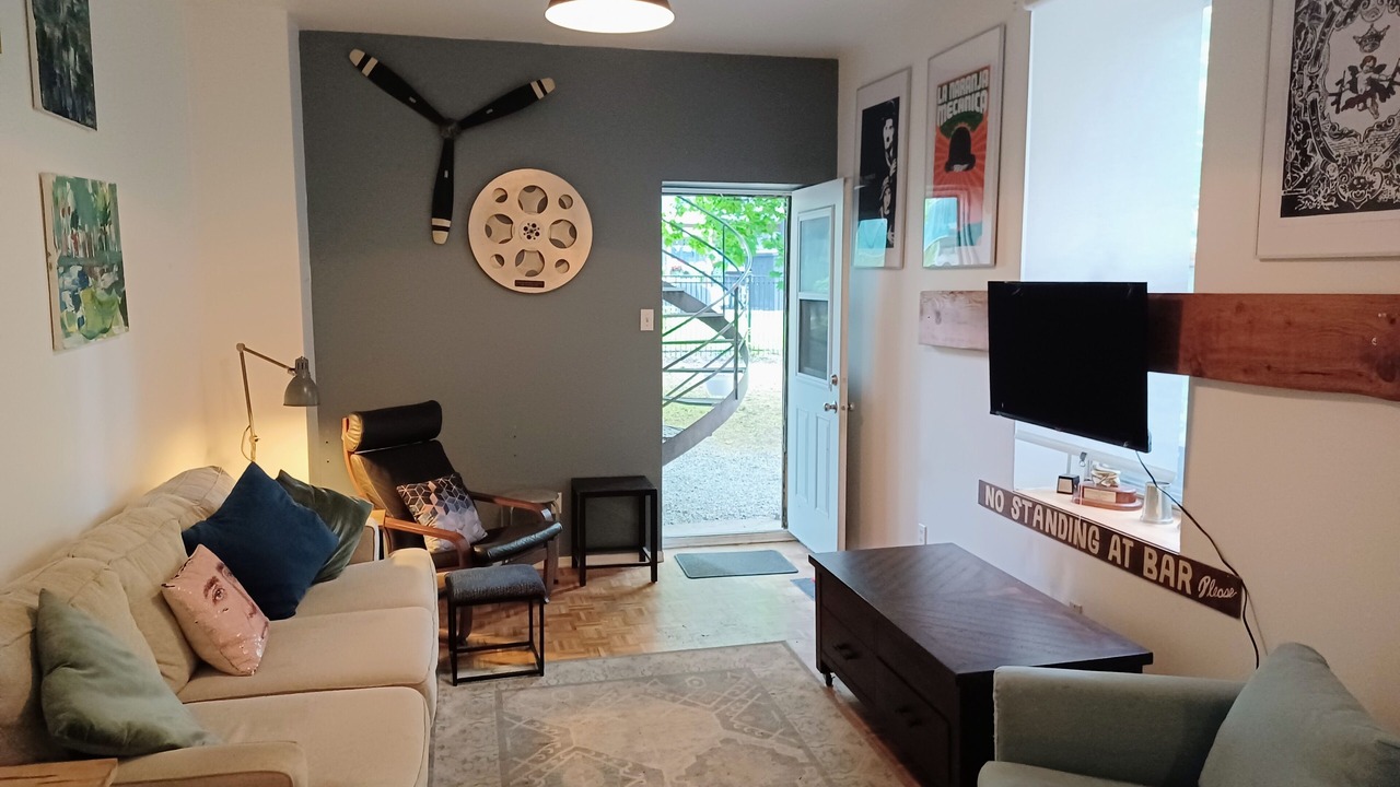 Photo of Livingroom in Pointe-Saint-Charles