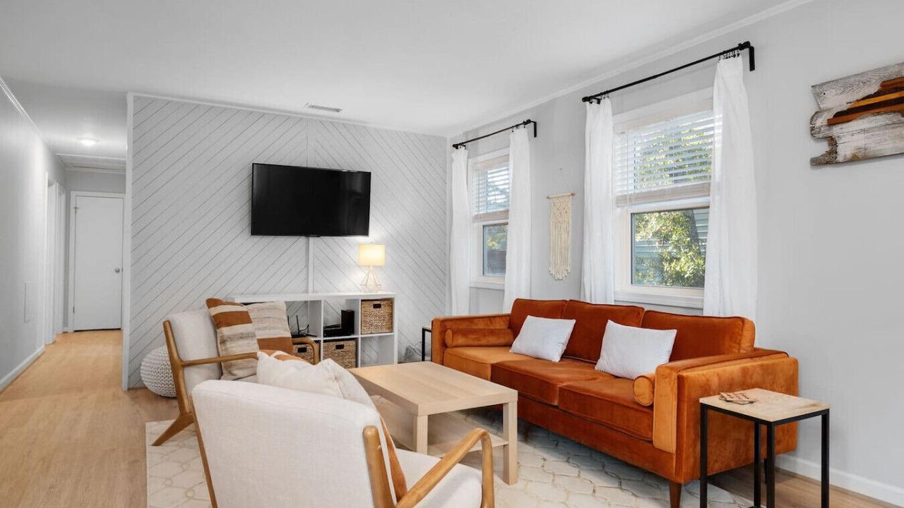 Photo of Livingroom in Colington Harbour