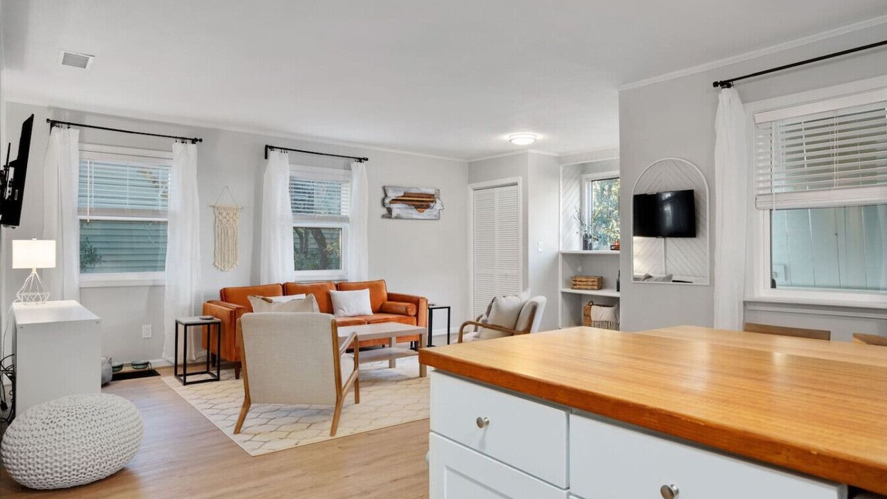 Photo of Livingroom in Colington Harbour