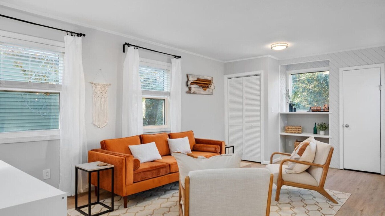Photo of Livingroom in Colington Harbour