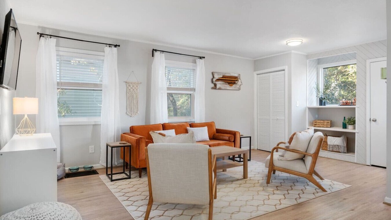 Photo of Livingroom in Colington Harbour