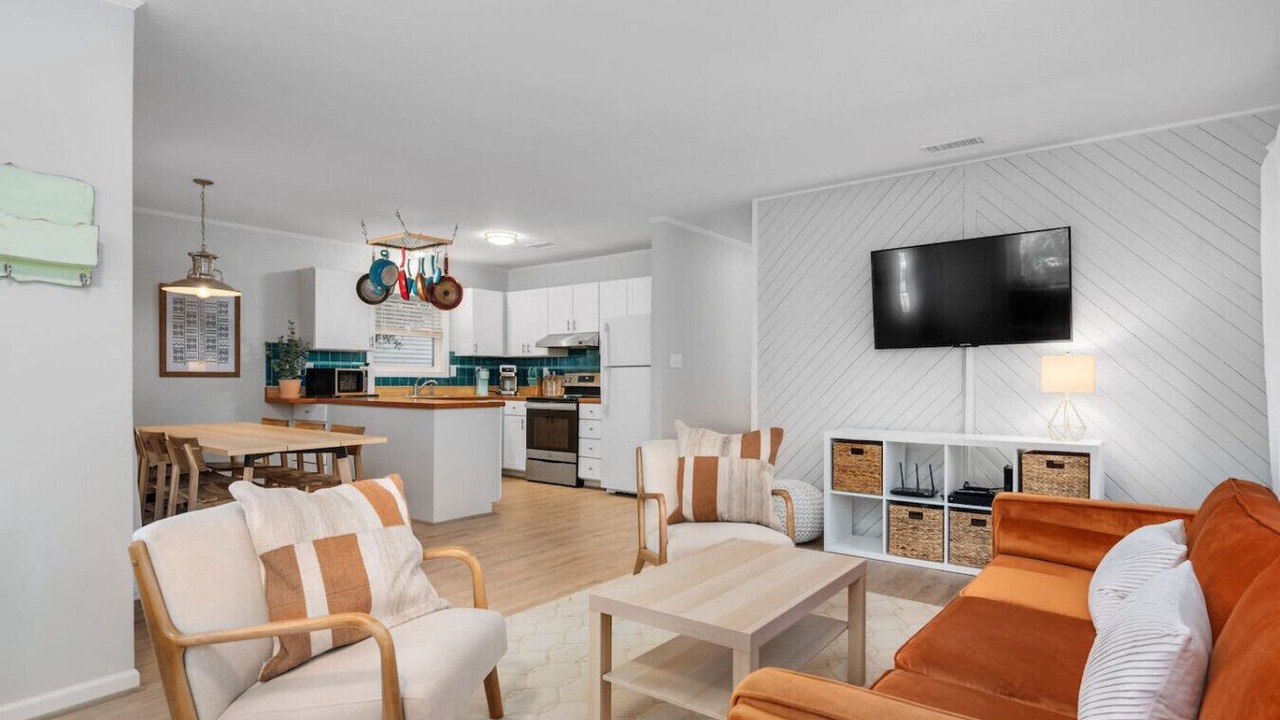 Photo of Livingroom in Colington Harbour