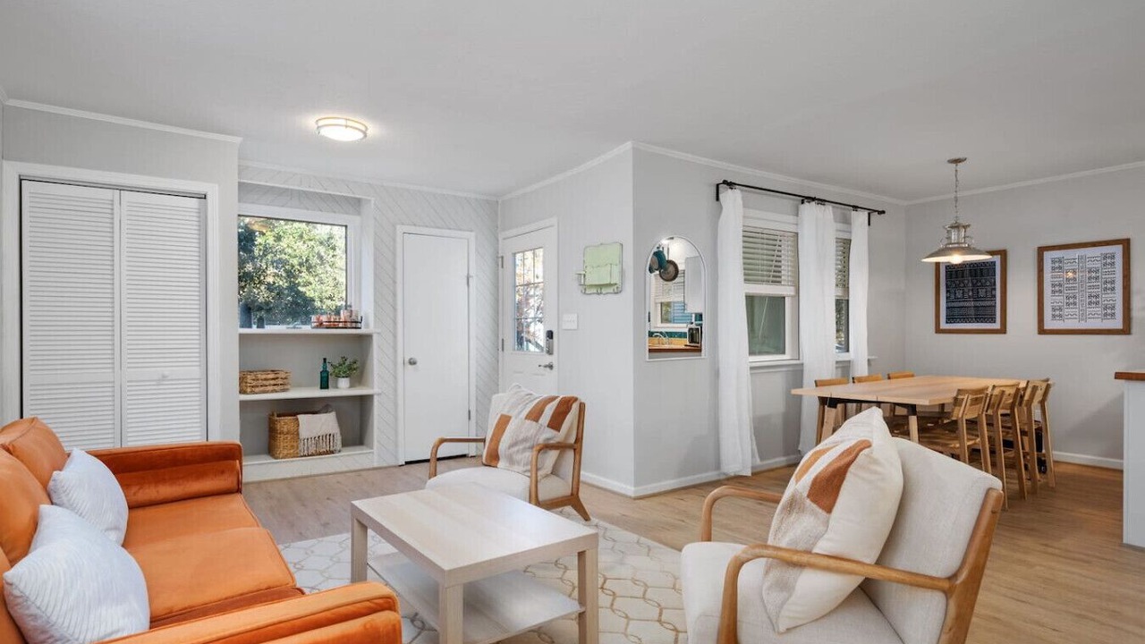 Photo of Livingroom in Colington Harbour