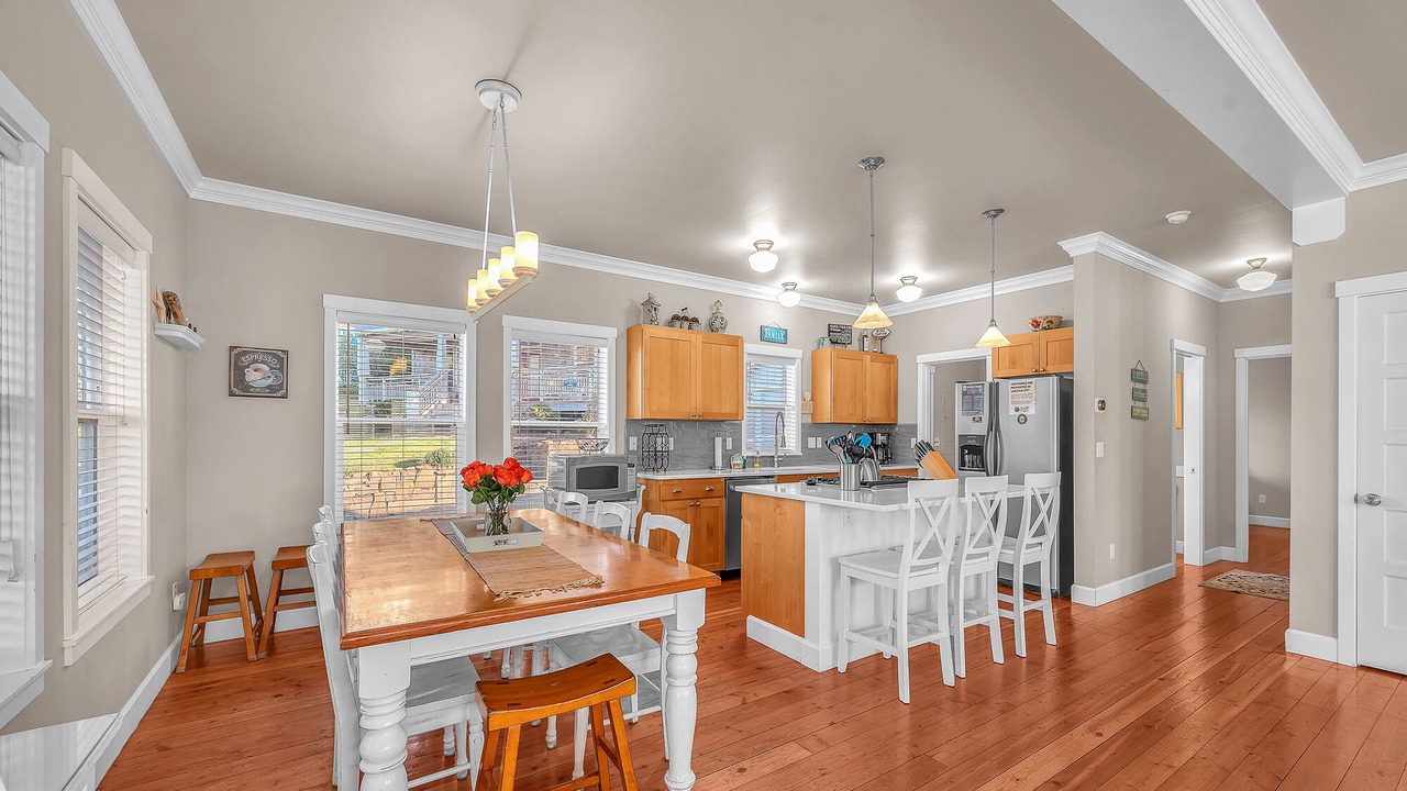 Photo of Others in Roads End