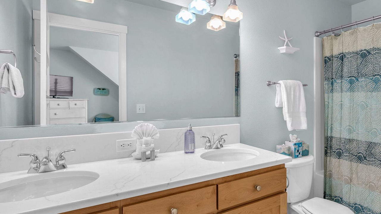 Photo of Bathroom in Roads End