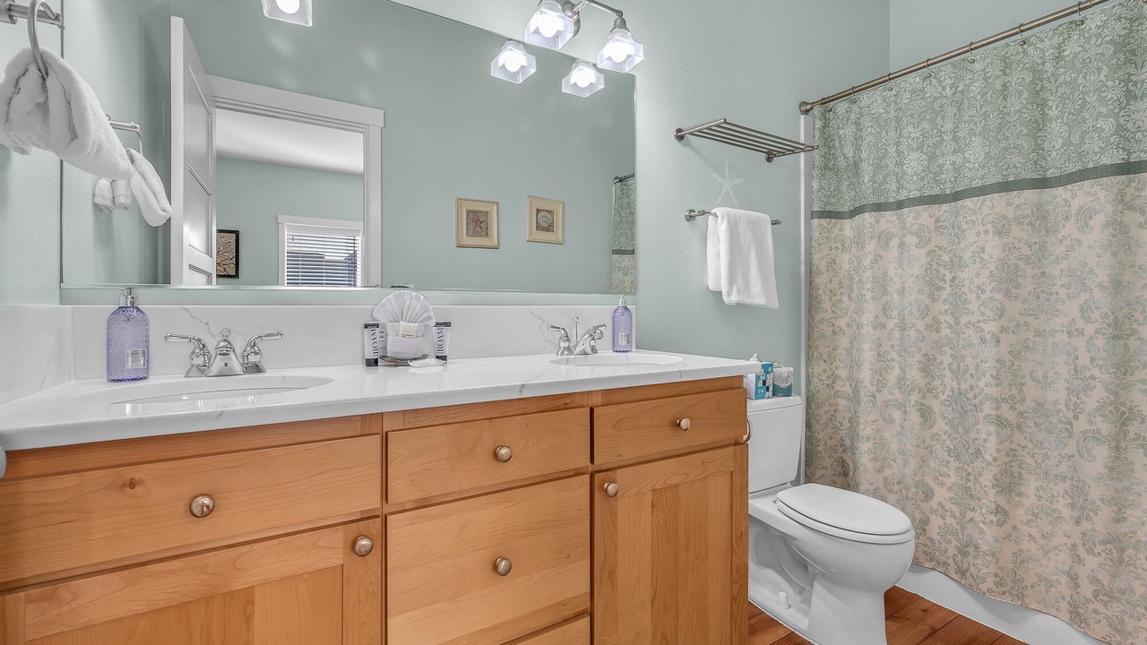 Photo of Bathroom in Roads End