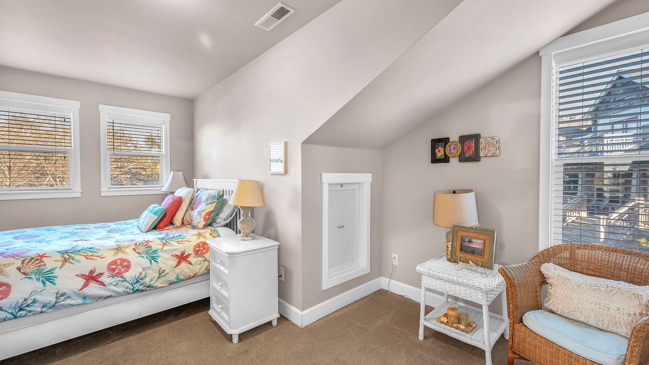 Photo of Bedroom in Roads End