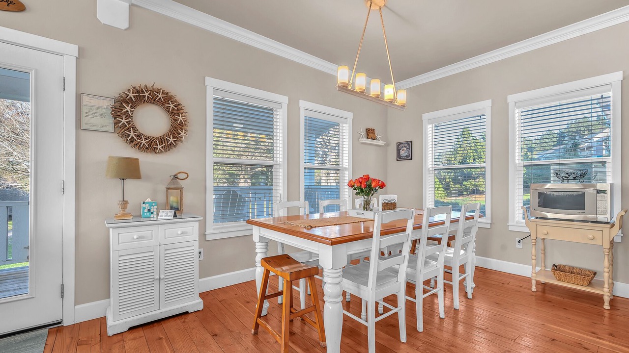 Photo of Others in Roads End