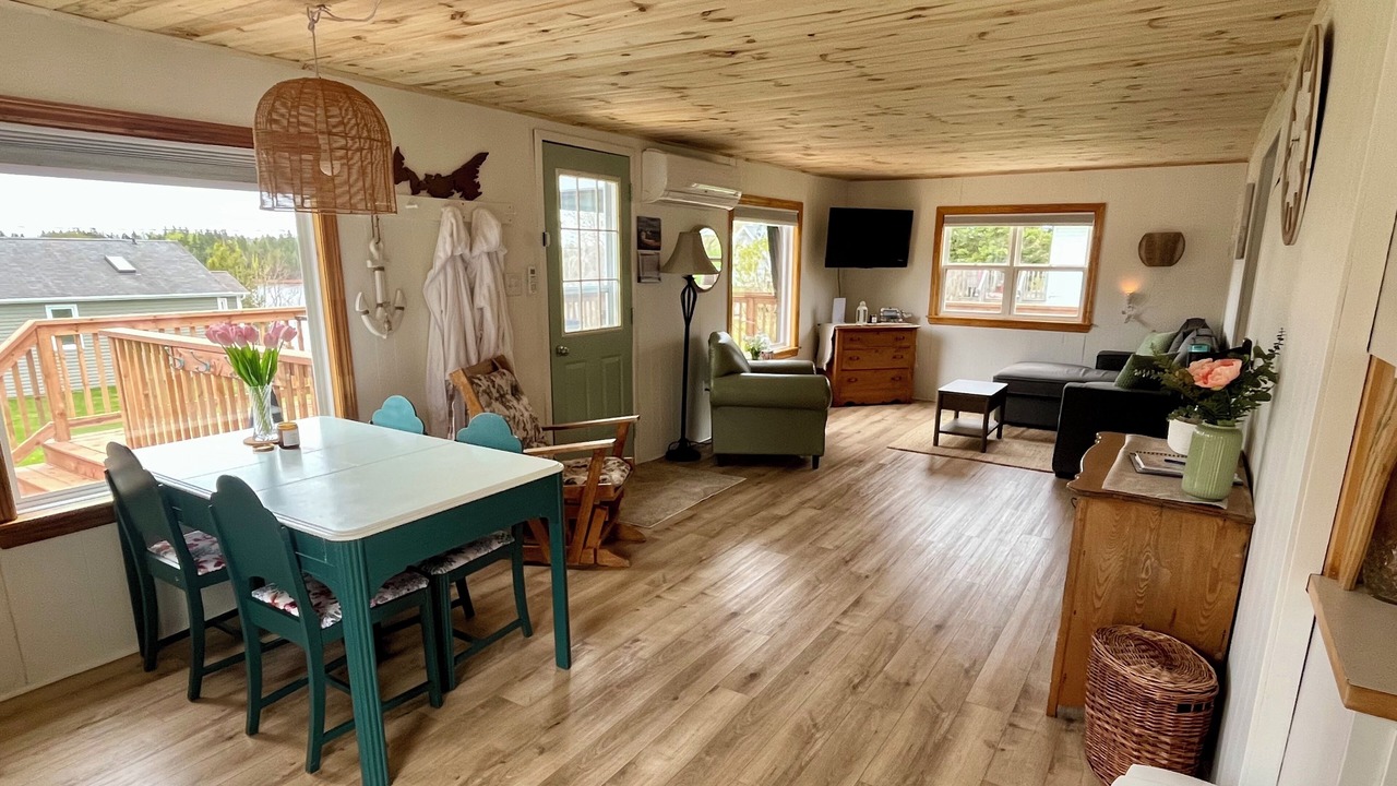 Photo of Livingroom in Mill River East