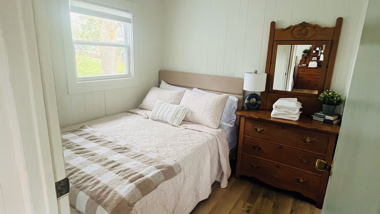 Photo of Bedroom in Mill River East