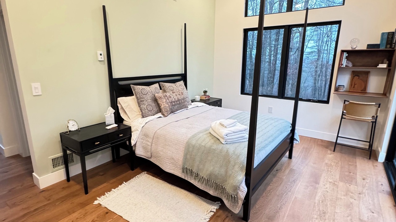 Photo of Bedroom in High Falls