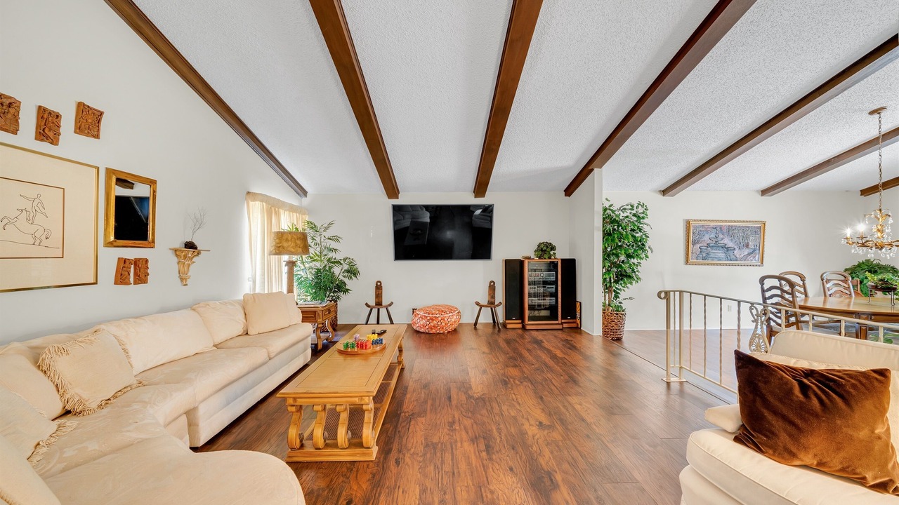 Photo of Livingroom in Universal City