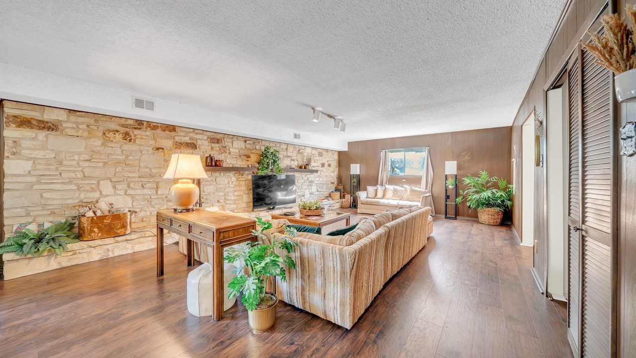 Photo of Livingroom in Universal City