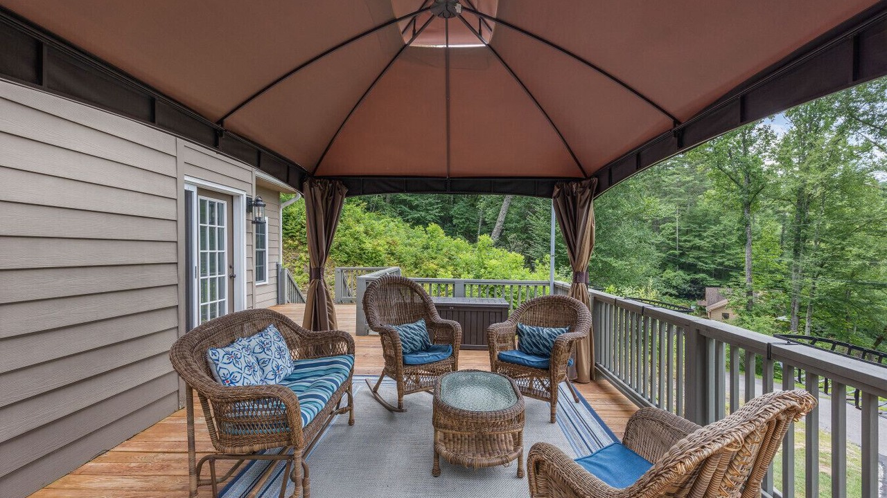 Photo of Patio Balcony in Cullowhee