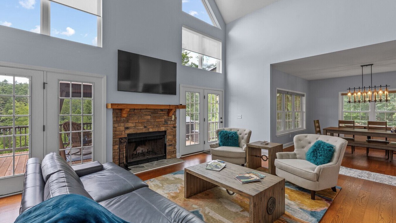 Photo of Livingroom in Cullowhee