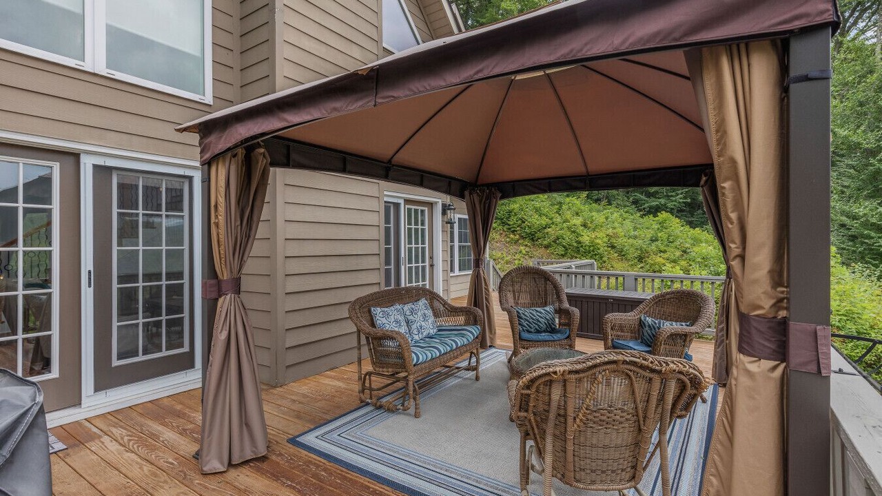 Photo of Patio Balcony in Cullowhee
