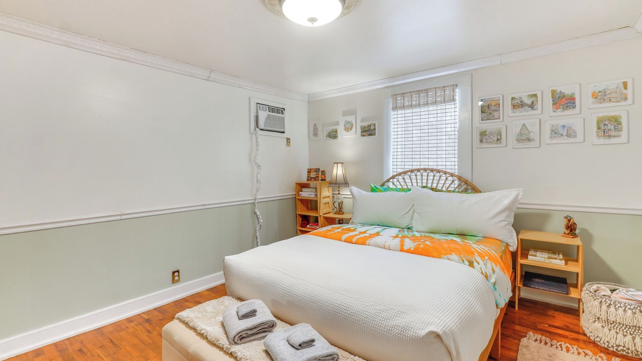 Photo of Bedroom in Eureka Springs Historic District