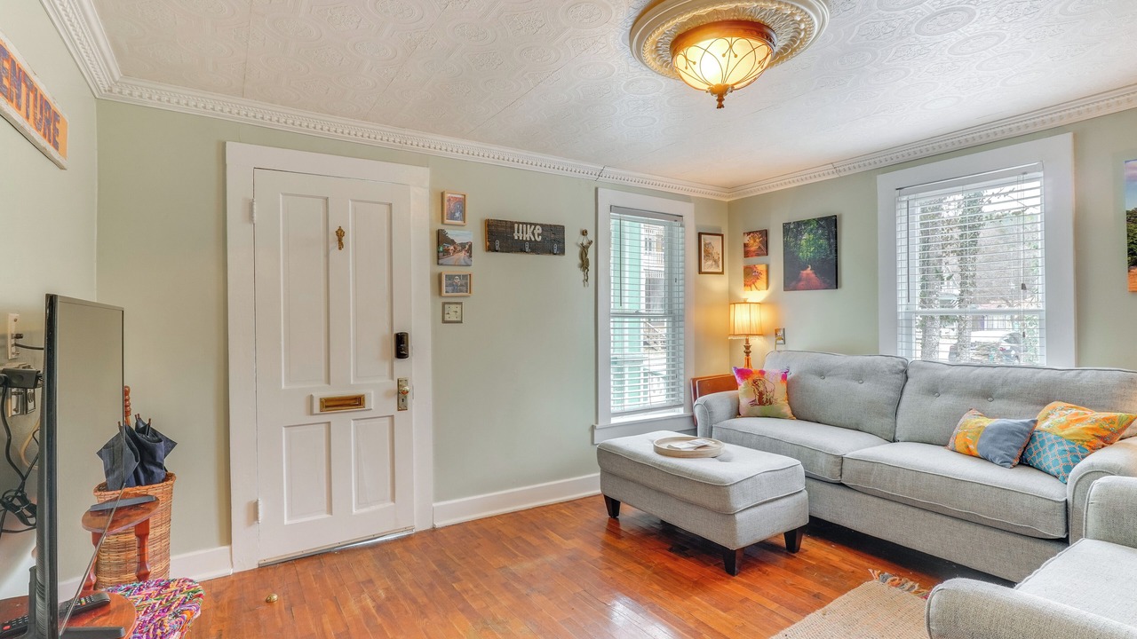 Photo of Livingroom in Eureka Springs Historic District