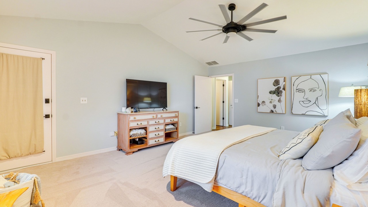 Photo of Bedroom in Grove