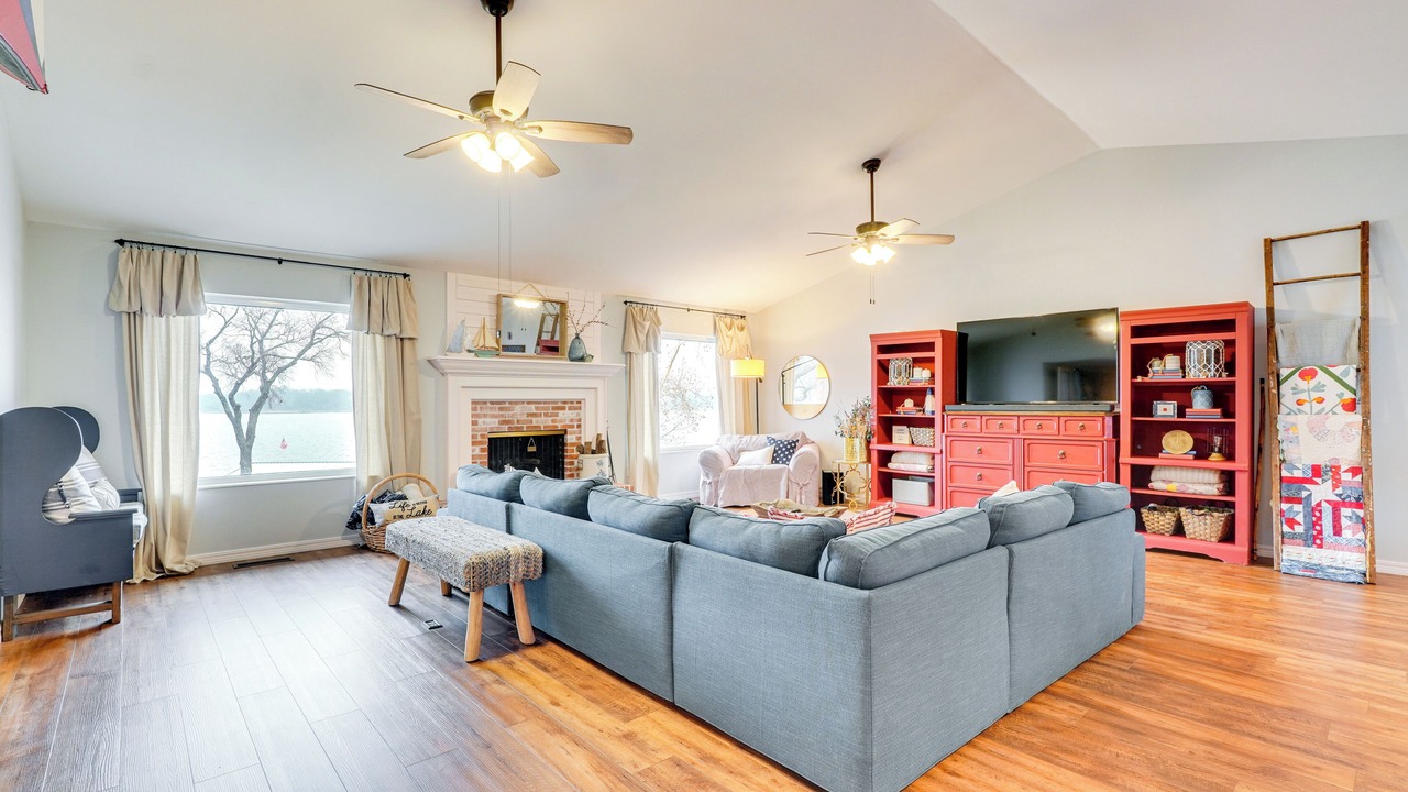 Photo of Bedroom in Grove
