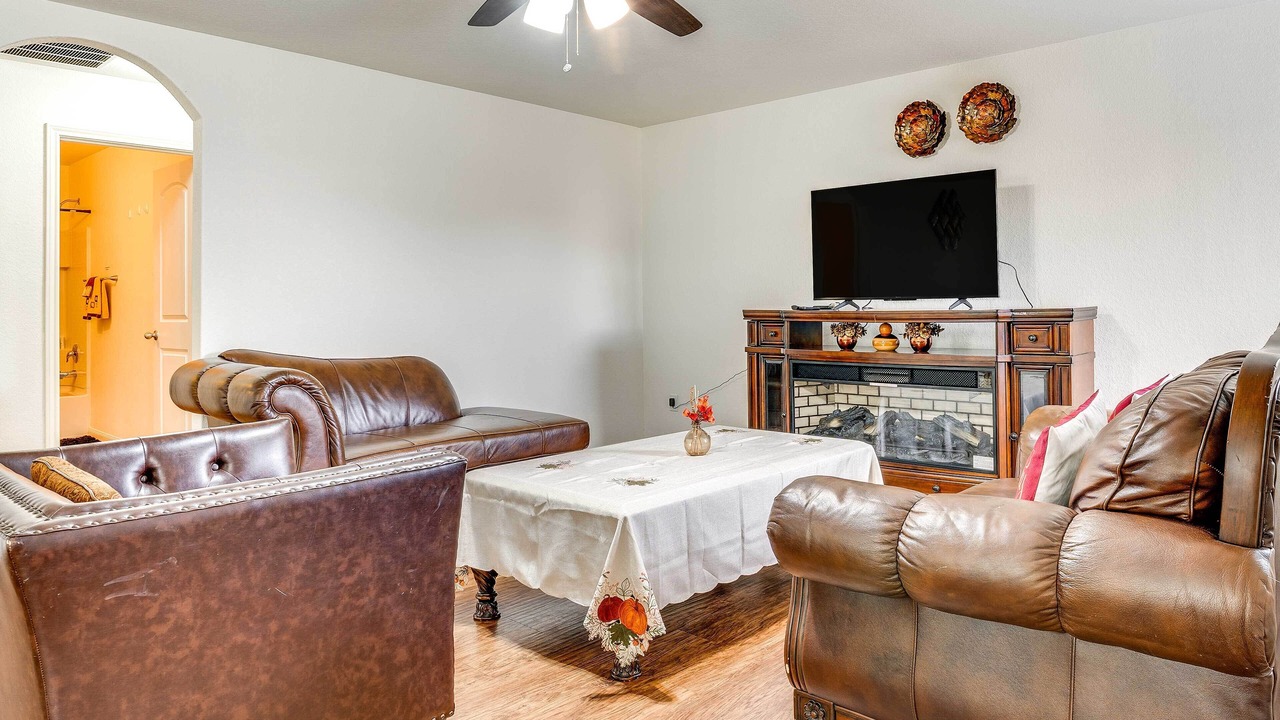 Photo of Livingroom in Medina Valley
