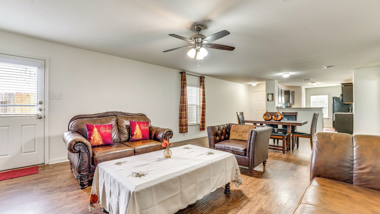 Photo of Livingroom in Medina Valley