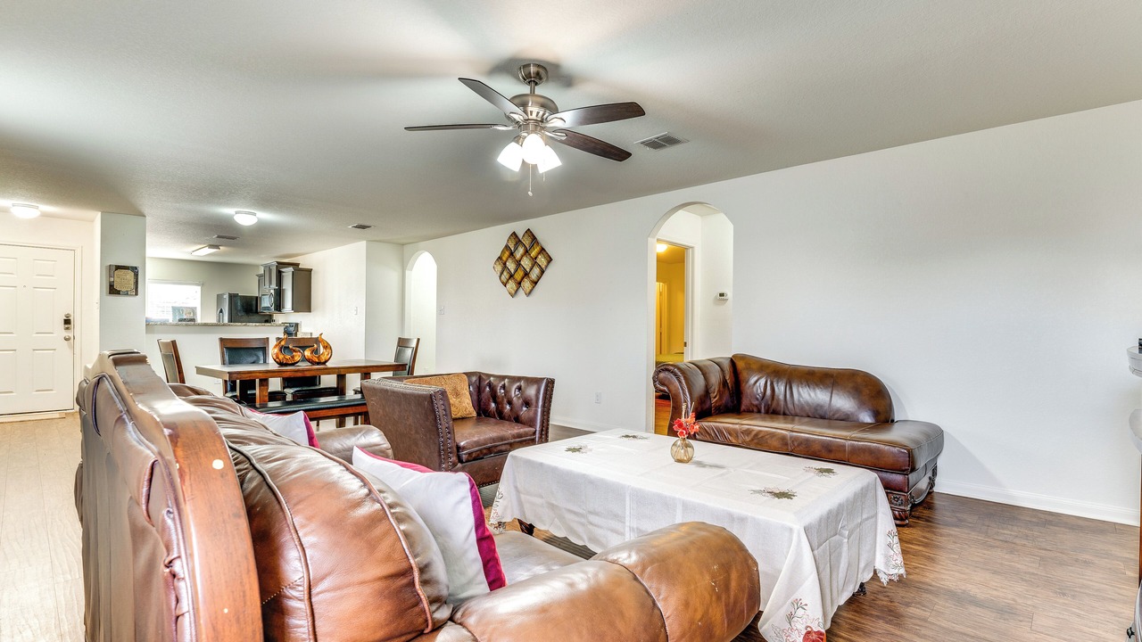 Photo of Livingroom in Medina Valley