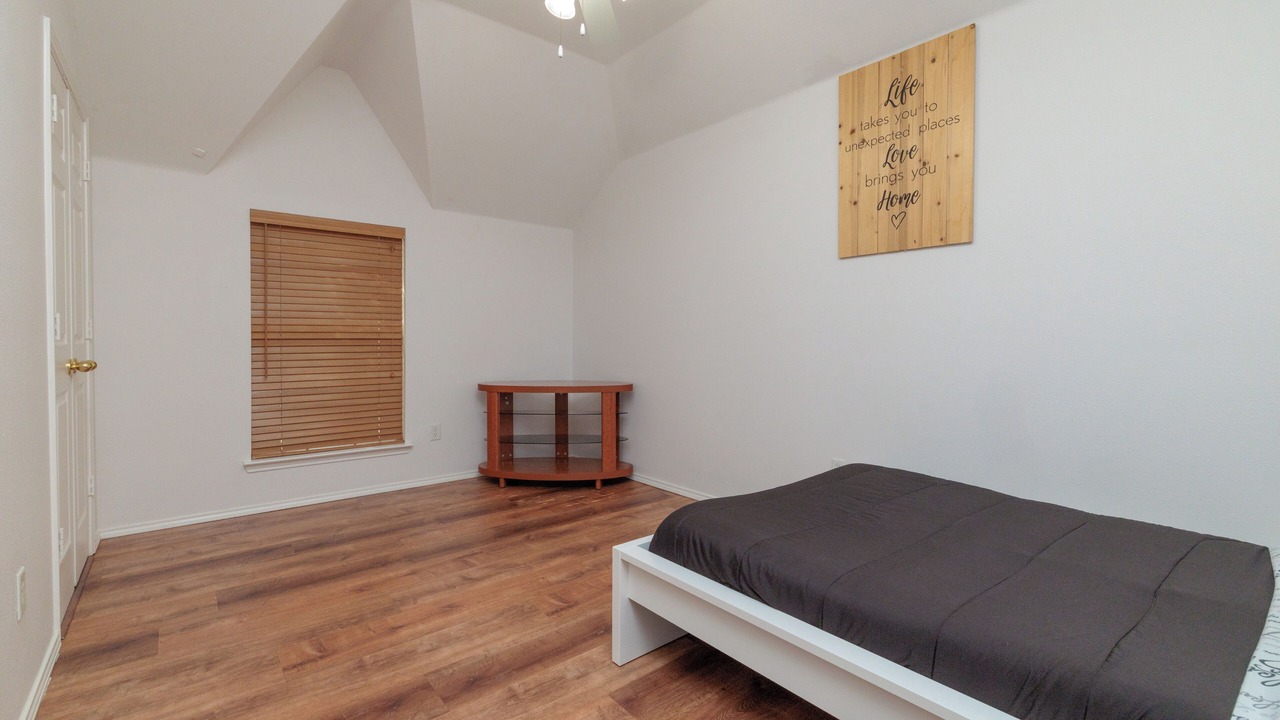 Photo of Bedroom in Euless