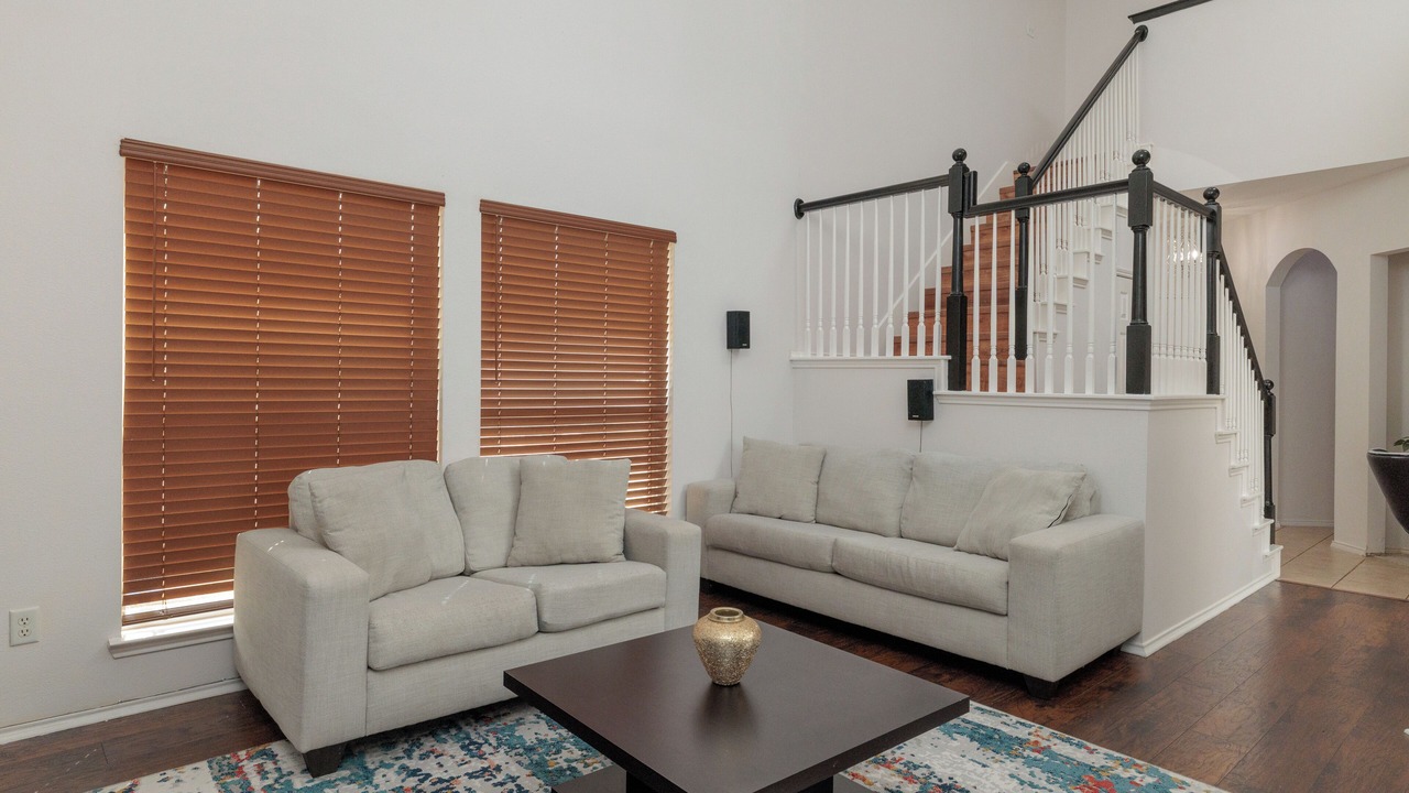 Photo of Livingroom in Euless