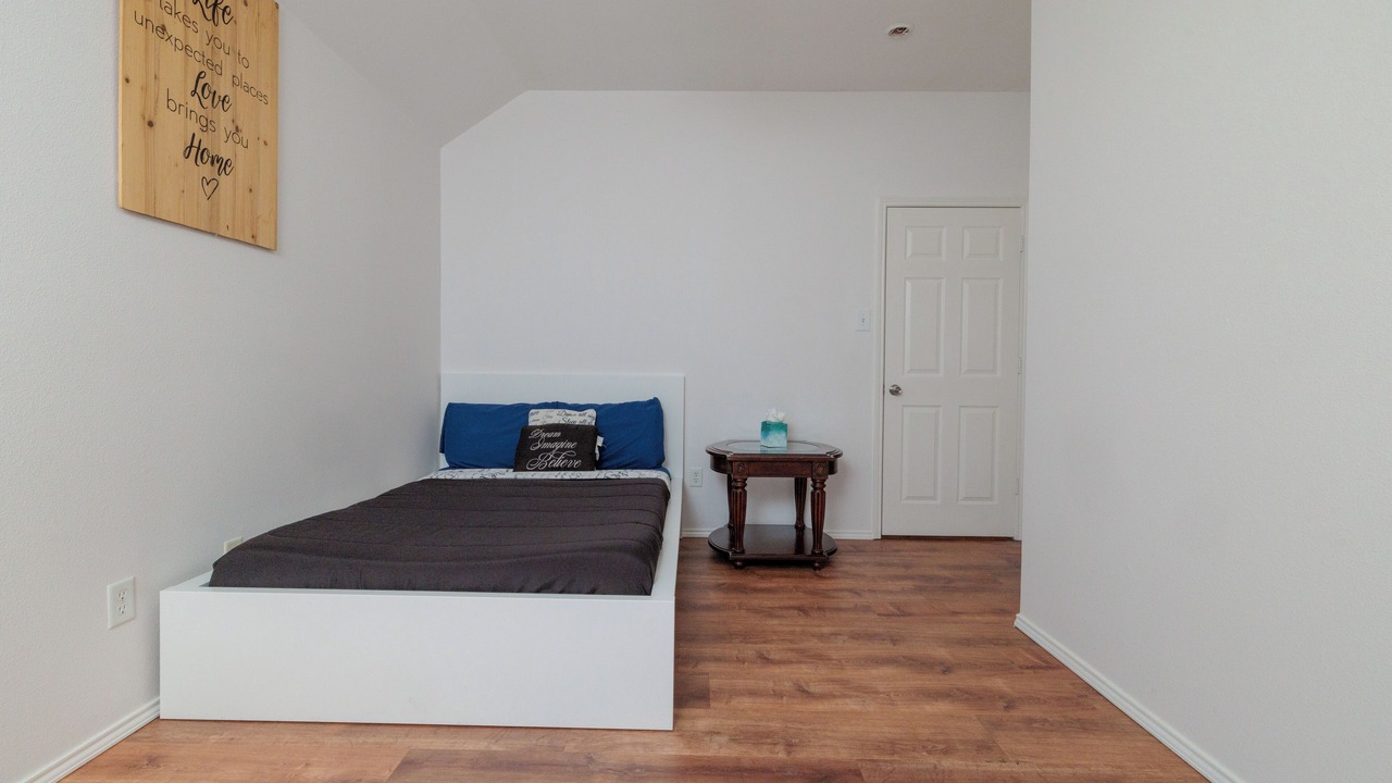 Photo of Bedroom in Euless