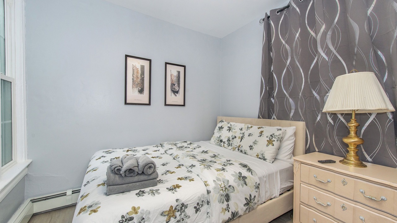 Photo of Bedroom in McGinley Square