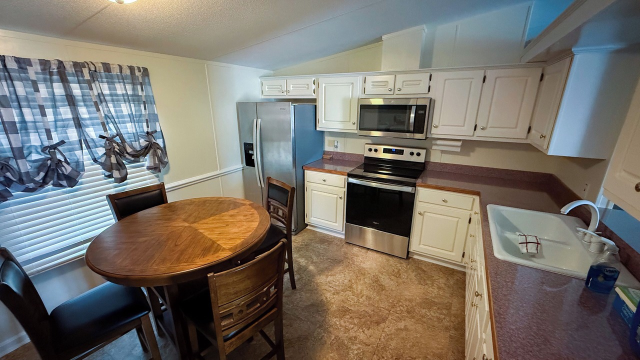 Photo of Kitchen in White Lake
